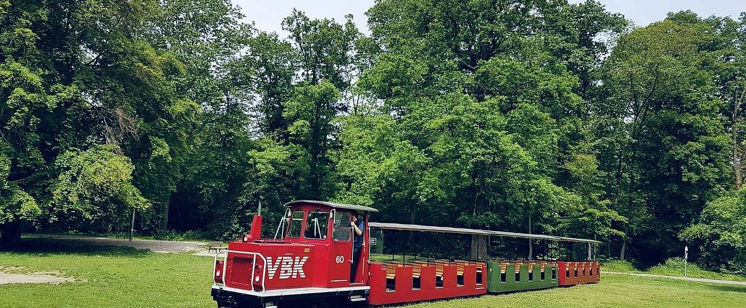 rote Bahn im Schlossgarten Karlsruhe