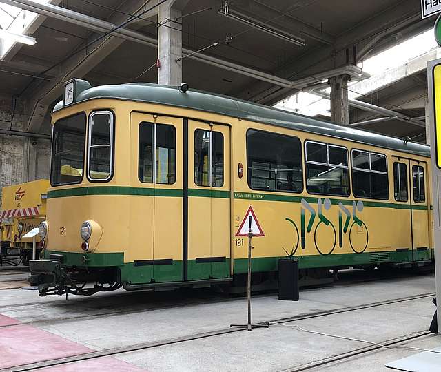 Eine alte Tram aus der Reihe der Museumsfahrzeuge.